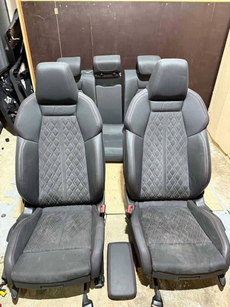 Audi A3 8Y S-line Kit siège, Auto-onderdelen, Interieur en Bekleding, Ophalen, Gebruikt, Audi