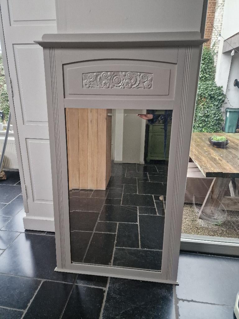 Miroir vintage, Enlèvement