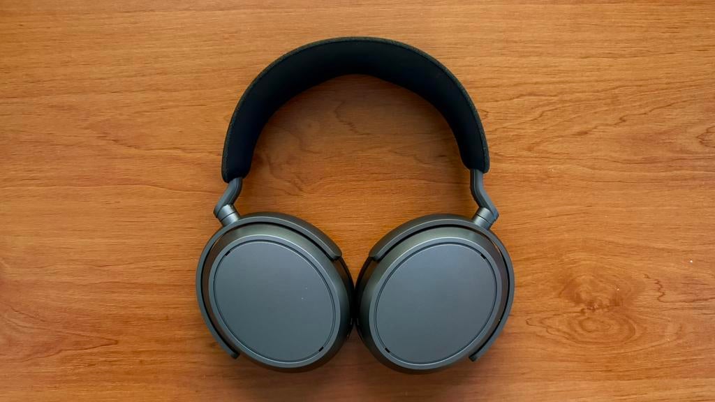 NIEUWE Sennheiser momentum 4 wireless Met Doos & Accessoires, Ophalen, Sennheiser, Zo goed als nieuw, Over oor (circumaural)