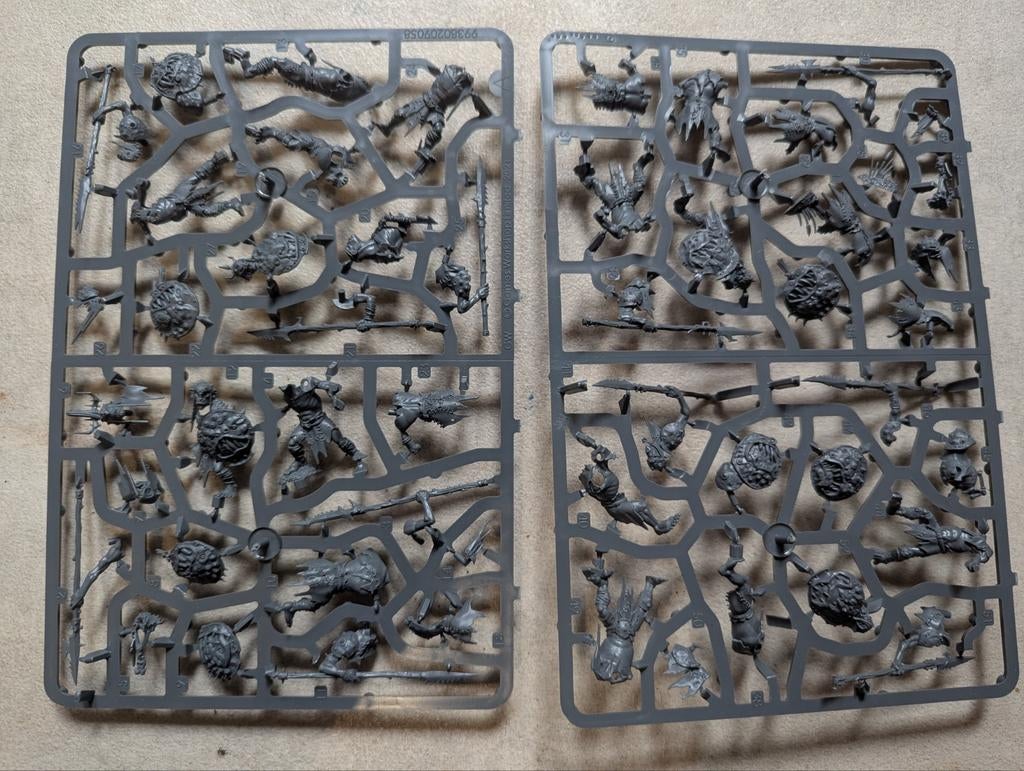 10 eventreurs orruks (gutrippaz) sur grappe pour AoS, Enlèvement ou Envoi, Comme neuf, Warhammer