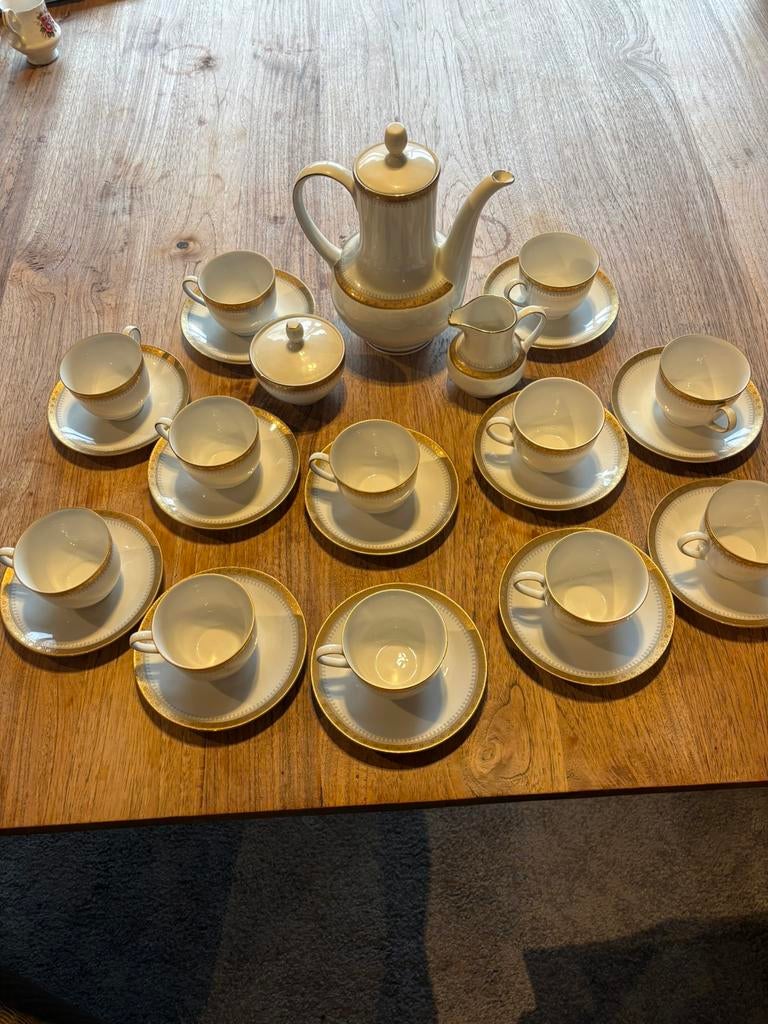 Porselijn koffieservies, Ophalen