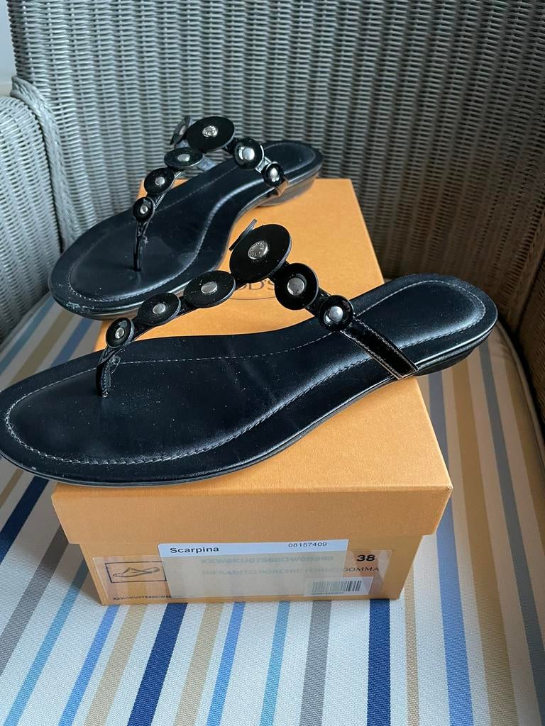 Tod’s teenslipper maat 38, Kleding | Dames, Schoenen, Verzenden, Zwart