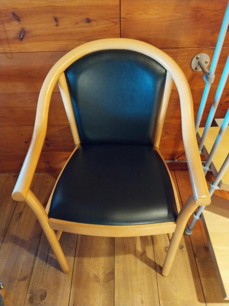 Belles chaises, Enlèvement, Comme neuf
