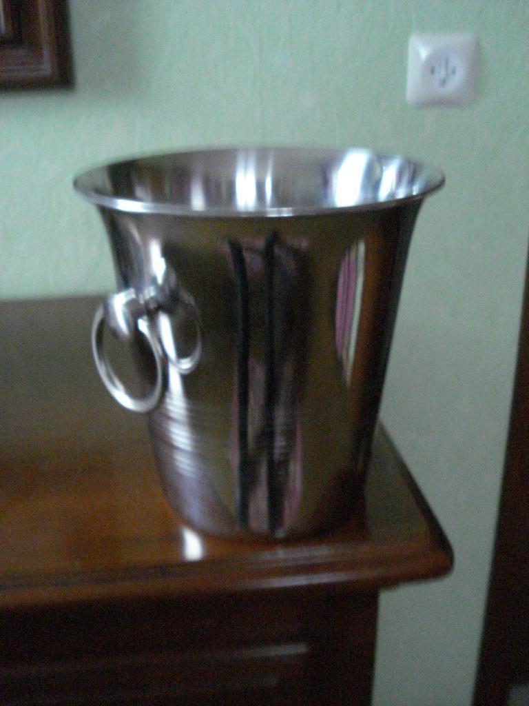 CHAMPAGNE KOELER GUY DEGRENNE  ALS NIEUW GESCHENK ? ,, Huis en Inrichting, Ophalen of Verzenden, Zo goed als nieuw