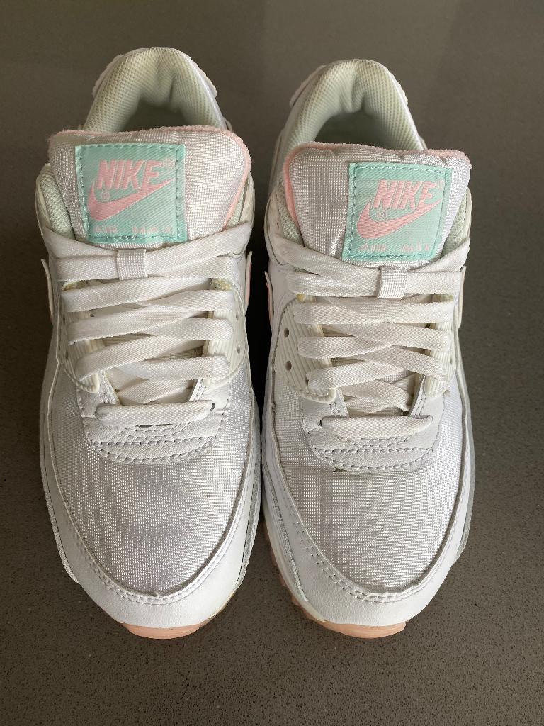 Nike Air max mt 37,5, Kleding | Dames, Ophalen, Wit