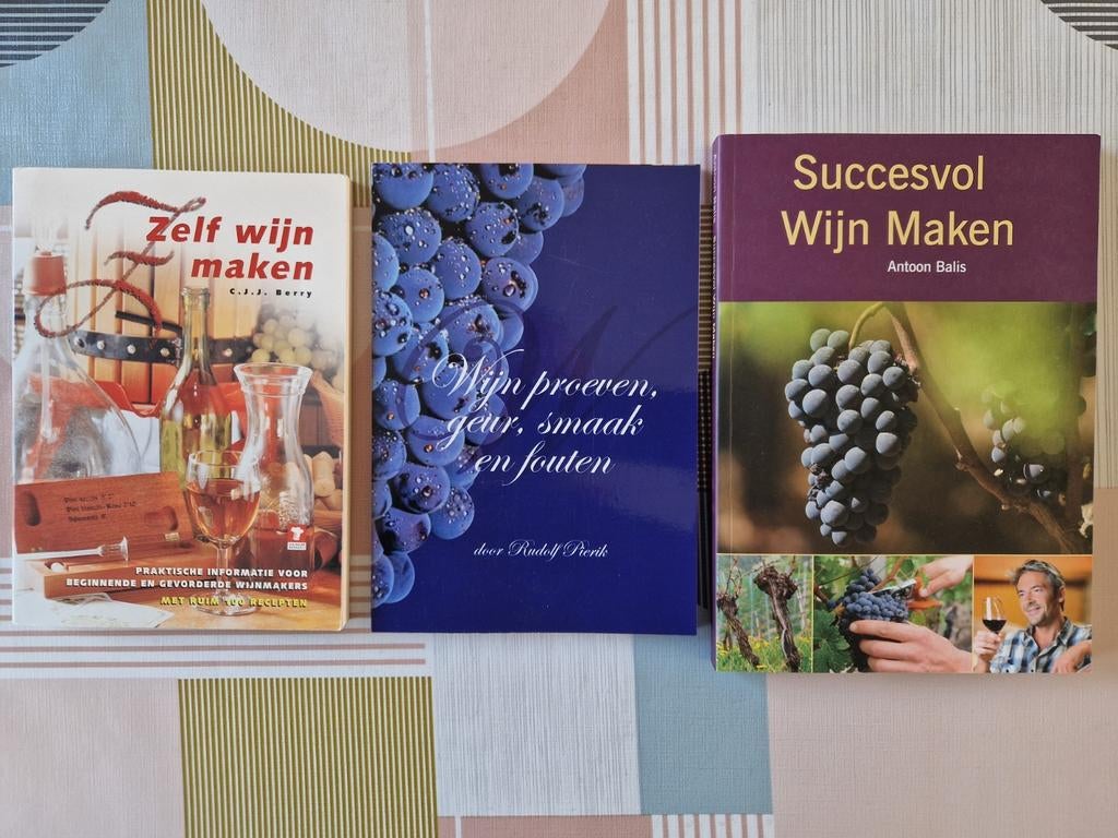 3 boeken om zelf wijn te maken, in perfecte staat, Ophalen of Verzenden, Nieuw