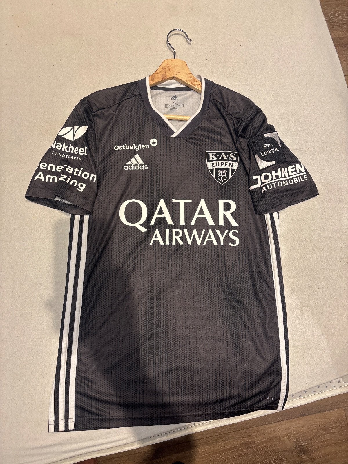 Maillot émis par le match : KAS Eupen Boljevic, Enlèvement ou Envoi, Comme neuf, Maillot