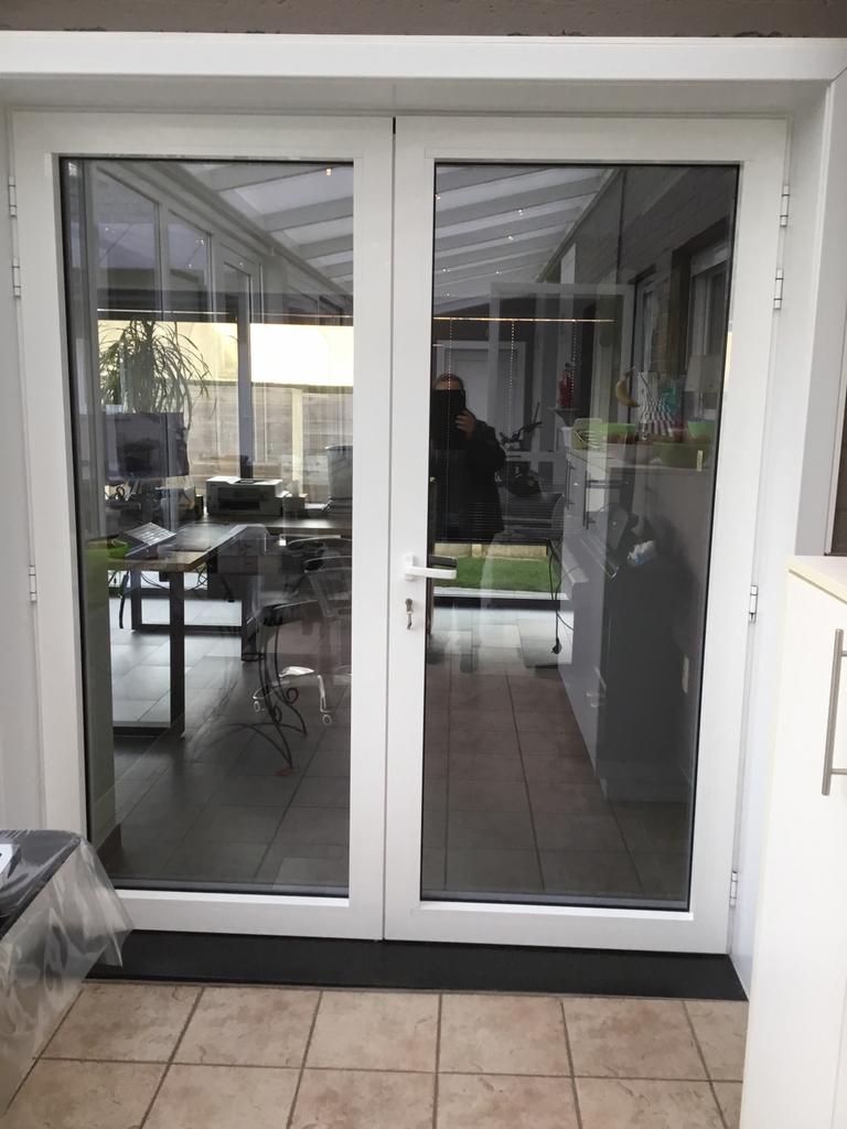 Grote dubbele deur in aluminium met dubbel glas ( 2 kleuren), Ophalen, Zo goed als nieuw, Glas