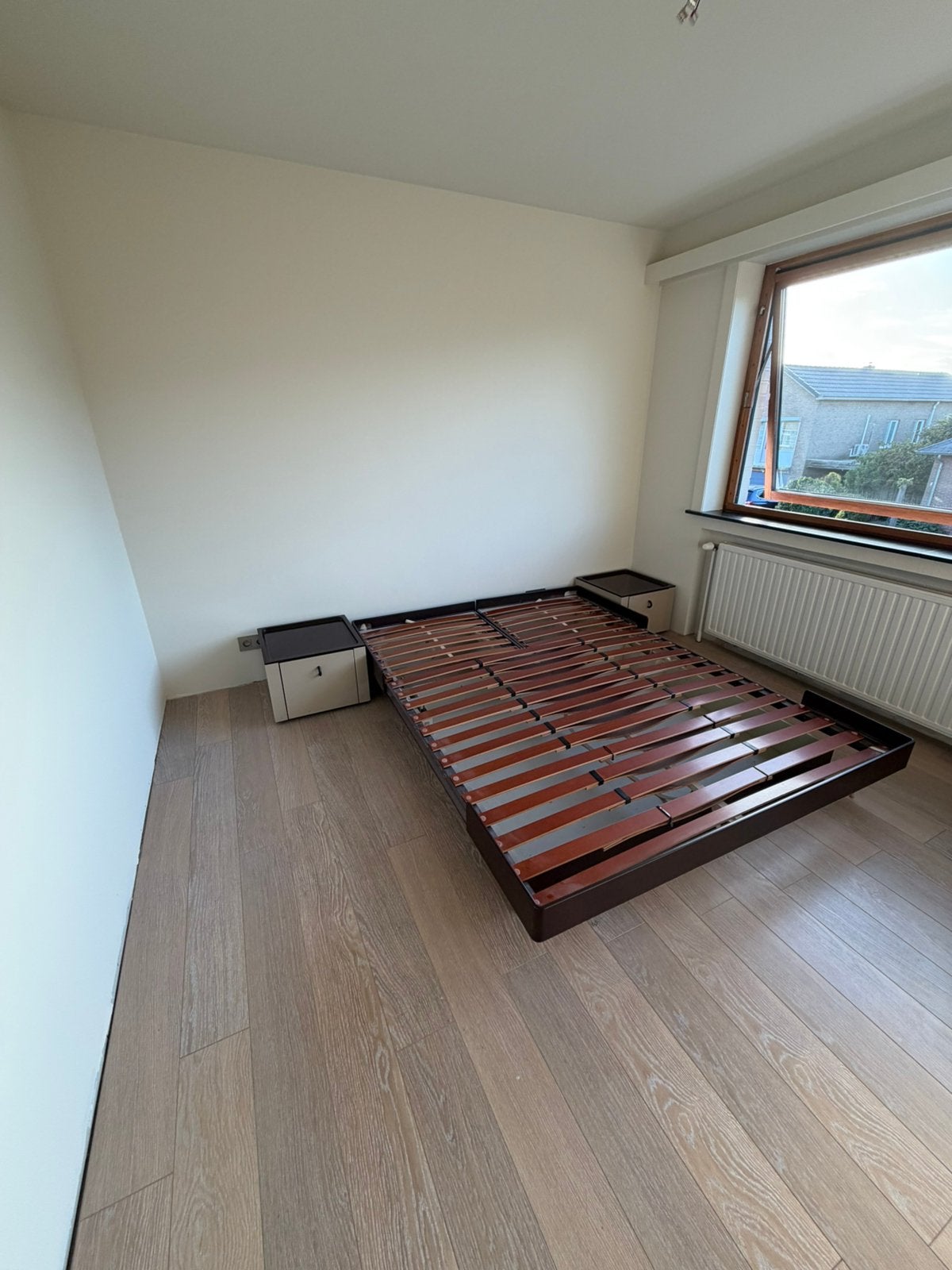 Bed 210cmx160cm + nachttafels, Huis en Inrichting, Ophalen, Zo goed als nieuw, Verstelbaar