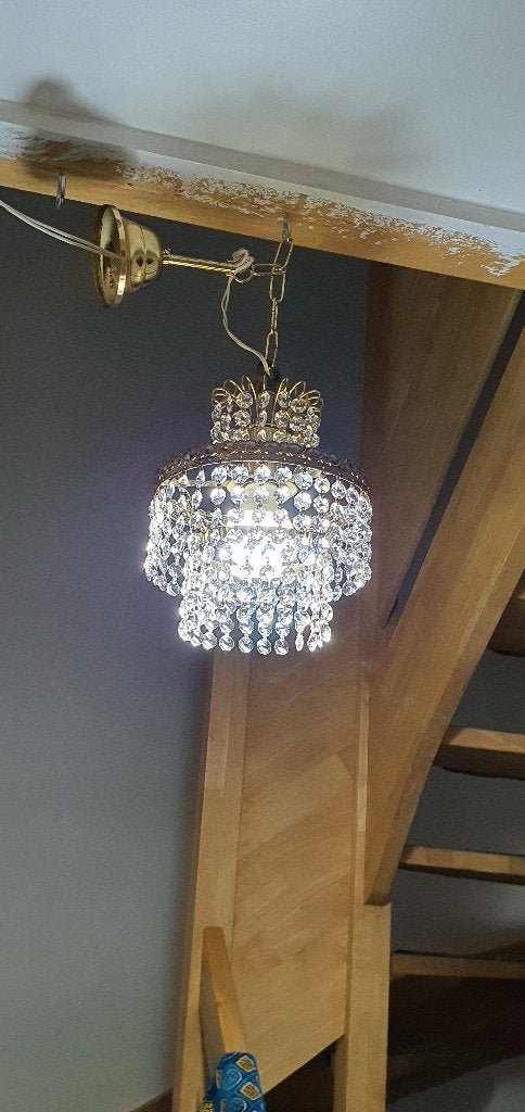 kristallen inkomhallamp, Ophalen