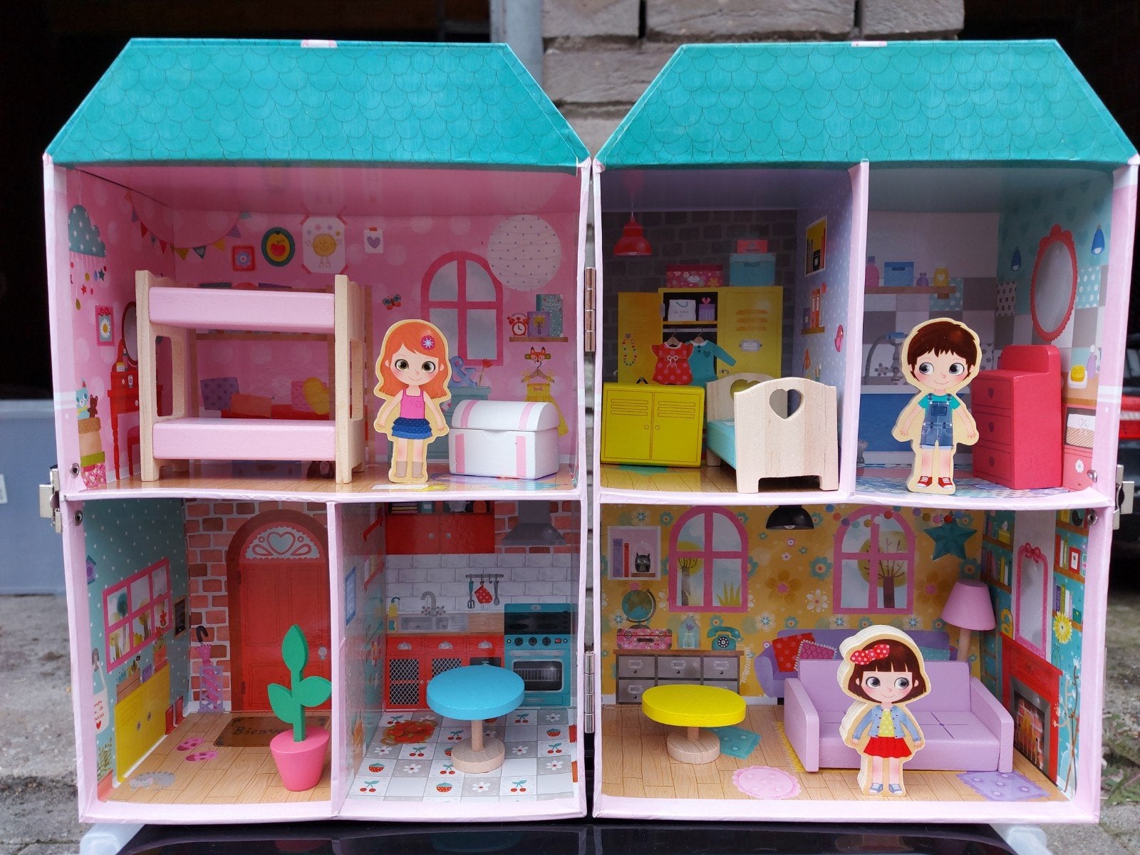 Poppenhuis met houten accessoires, Kinderen en Baby's, Speelgoed | Poppenhuizen, Ophalen, Poppenhuis