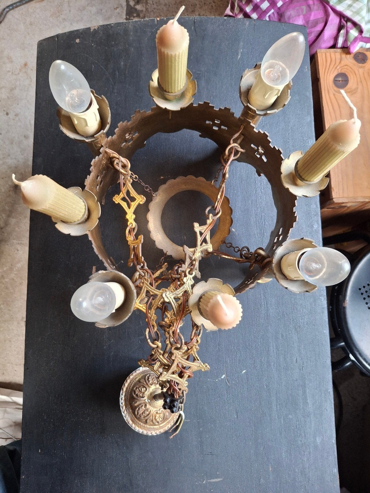 neogotische kroonluchter, Ophalen, Glas