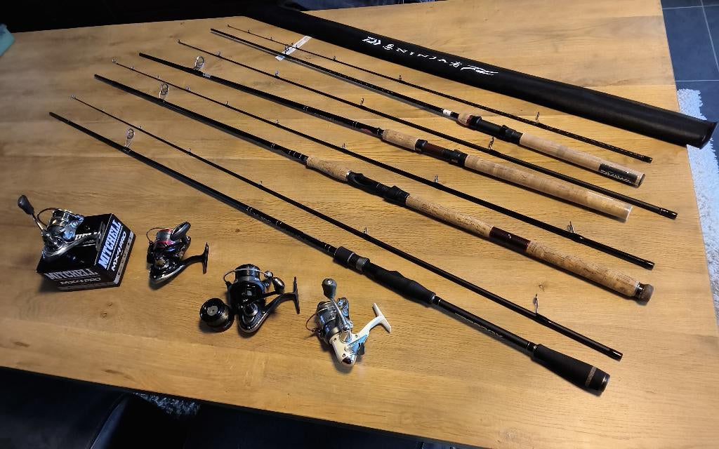 Roofvis hengels.molens.Nieuwstaat., Ophalen, Nieuw, Complete set