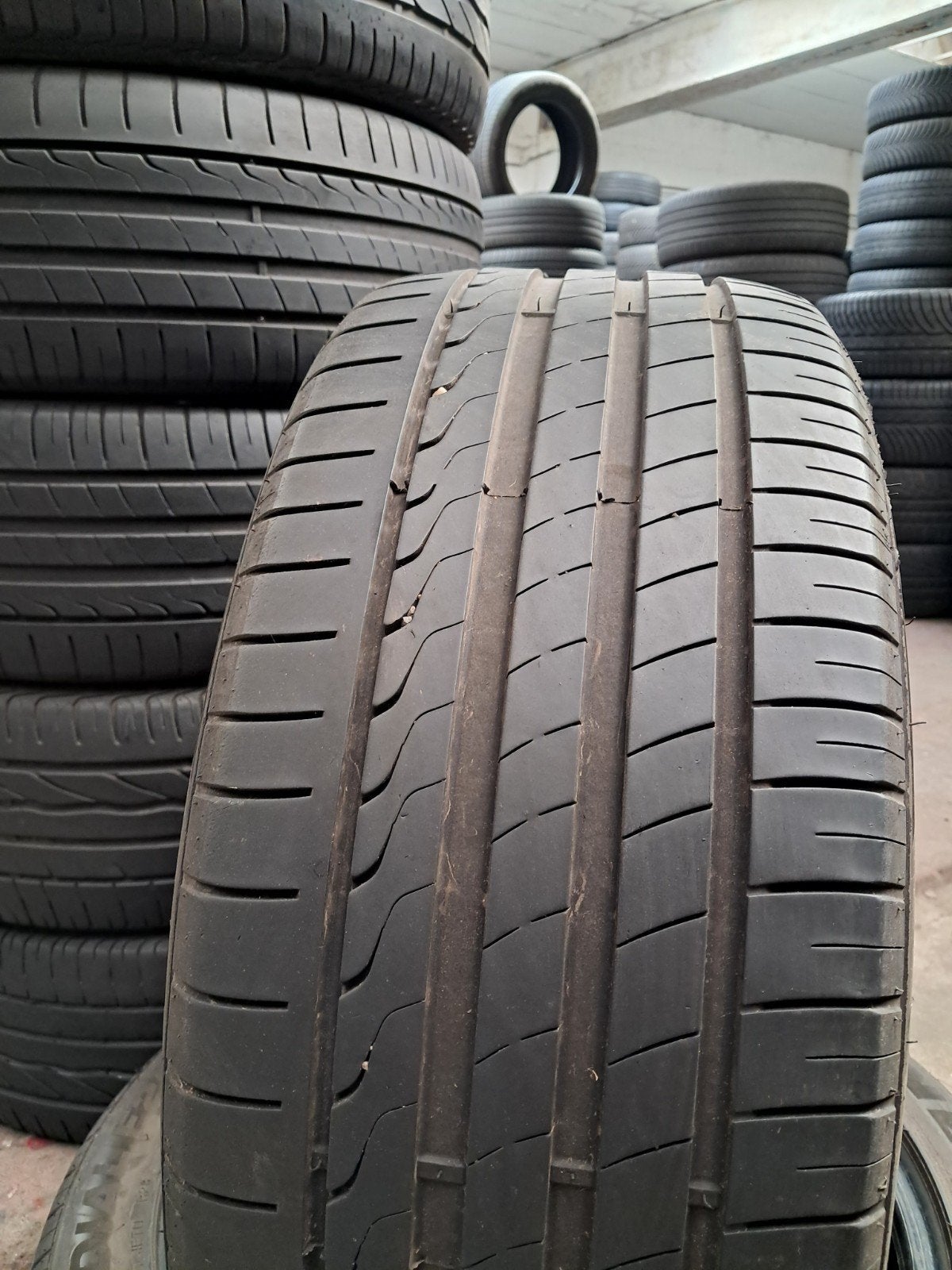 24545r18 245 45 r18 245/45/r18 MINERVA Dunlop avec montage