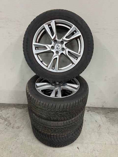 Winterset Volvo XC40 GoodYear UltraGrip 235/55 R18, Pneus et Jantes, Pneus hiver, -, Véhicule de tourisme