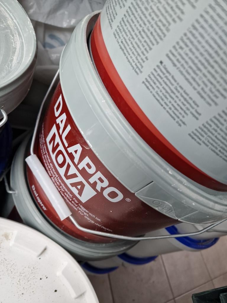 Dalapro nova, il reste de nouveaux seaux, Enlèvement