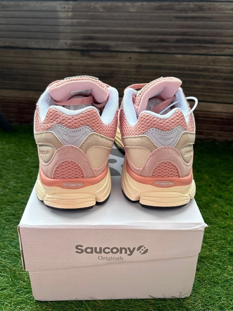 Saucony Omni 9 Rose Beige — Heren — Nieuw met doos, Overige kleuren, Nieuw, Ophalen of Verzenden, Sneakers