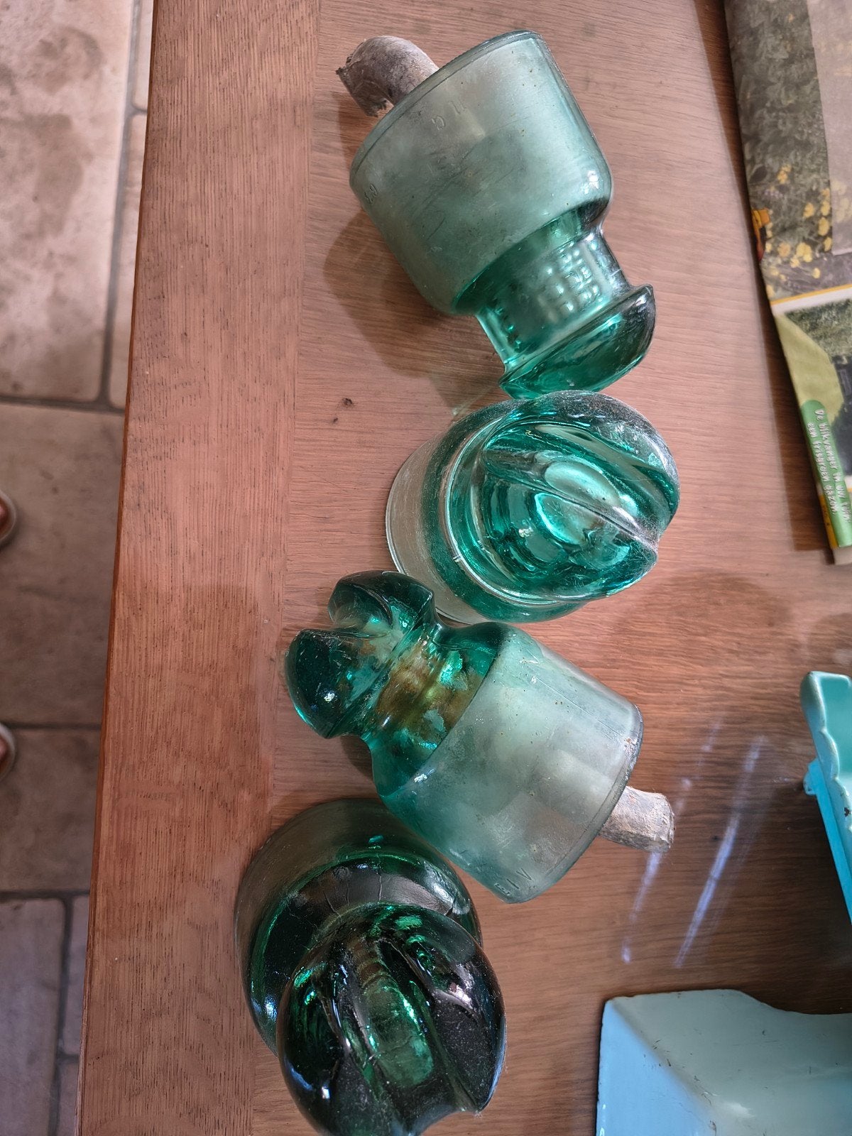 ensemble de 4 isolateurs en verre français, Enlèvement