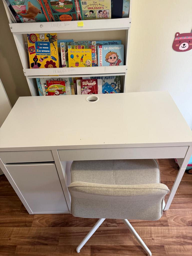 IKEA bureau en stoel in goede staat., Ophalen, Bureaustoel