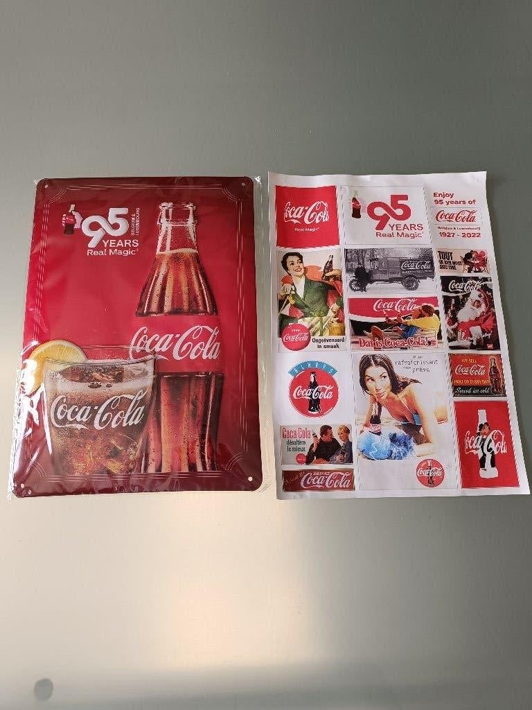 Nieuw Blikken gebombeerd Coca Cola bordje 95 jaar, Verzamelen, Ophalen of Verzenden, Nieuw, Reclamebord