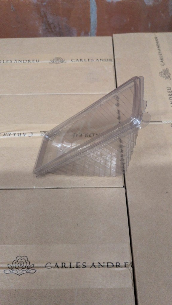 Boîte à sandwich triangulaire transparente  -193st- 14€, Enlèvement ou Envoi
