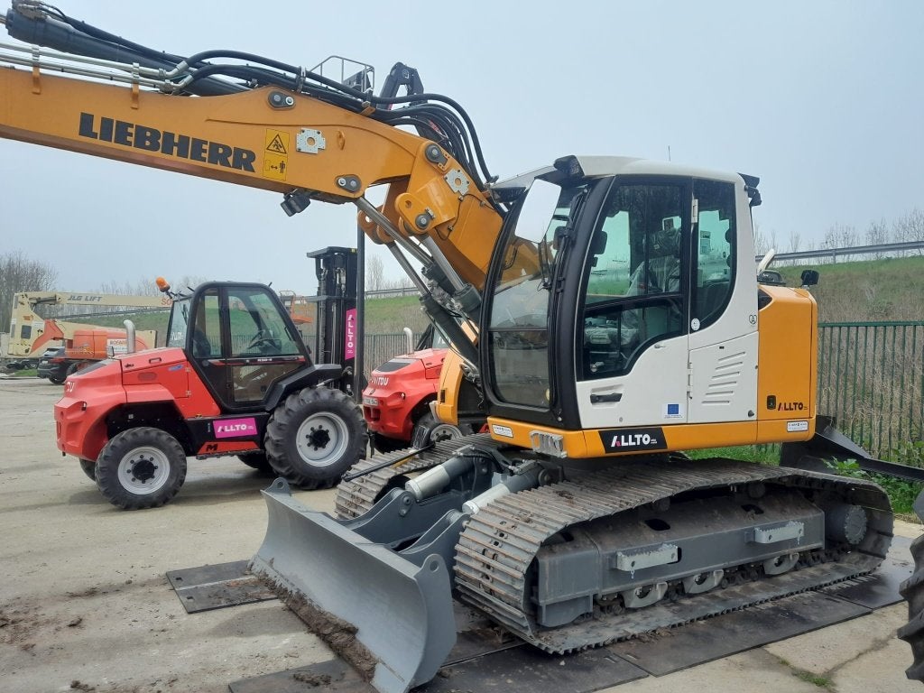 Liebherr R914 Compact, Ophalen, Graafmachine