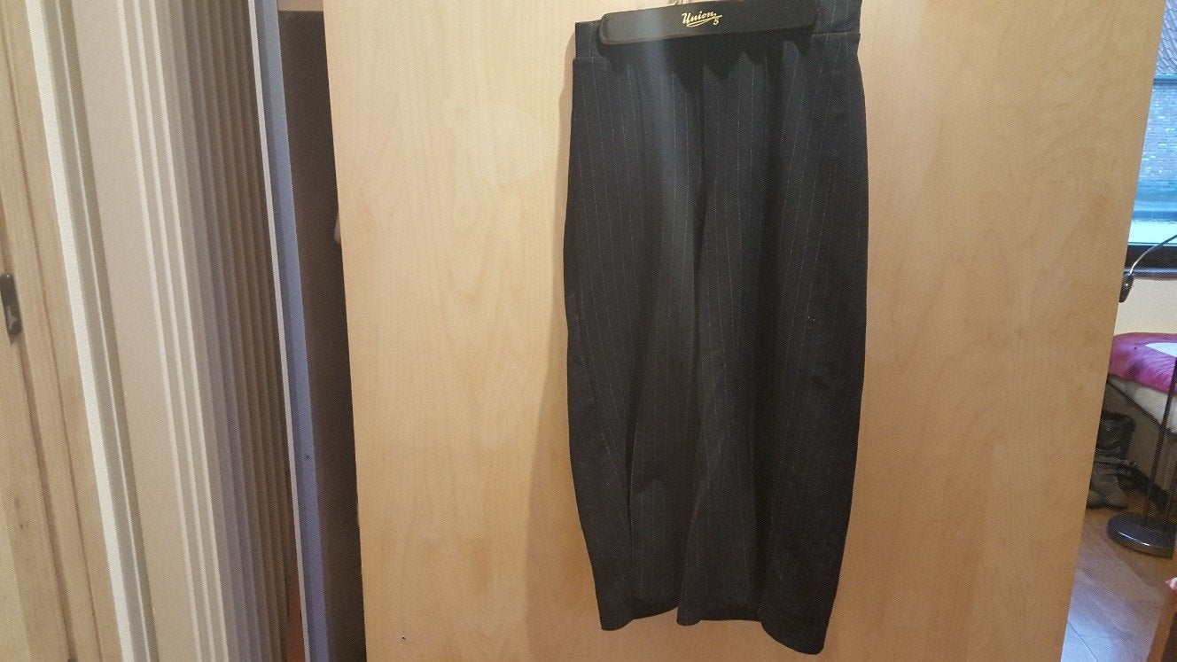 Zara 3/4 pantalon

Maat medium
Komt overeen met +/- maat 36, Enlèvement ou Envoi, Taille 36 (S), Noir