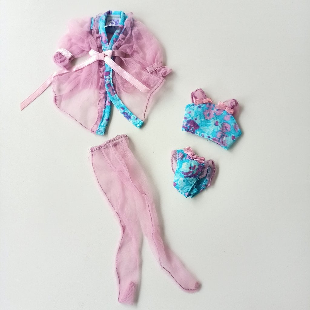 Barbie vintage Fancy Frills lingerie outfit #12172 jaren 90, Ophalen of Verzenden, Gebruikt, Kleertjes