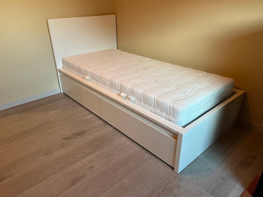 Bed IKEA MALM 90 x 200, lattenbodem + Matras VELDA, Ophalen, 90 cm, Eenpersoons, Wit