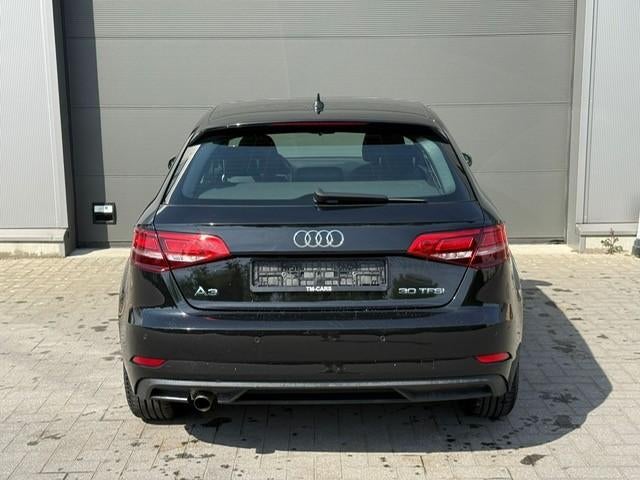 Audi A3 benzine LED 44.000km, Auto's, Audi, Stof, https://public.car-pass.be/vhr/df9b2021-b533-4293-b0bb-3b0b266120fe, Zwart, Bedrijf