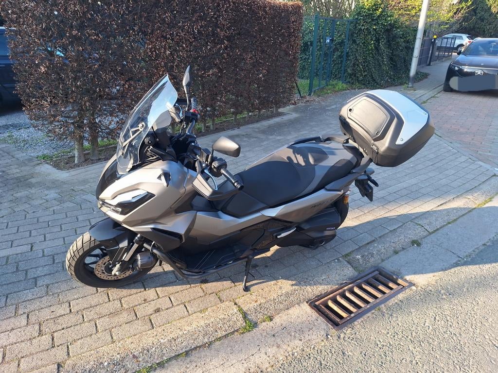 Honda ADV 350 2025 Top case + Pack adventure, Motoren, Occasion, Particulier, Minimaal motorrijbewijs A2, 350 cc