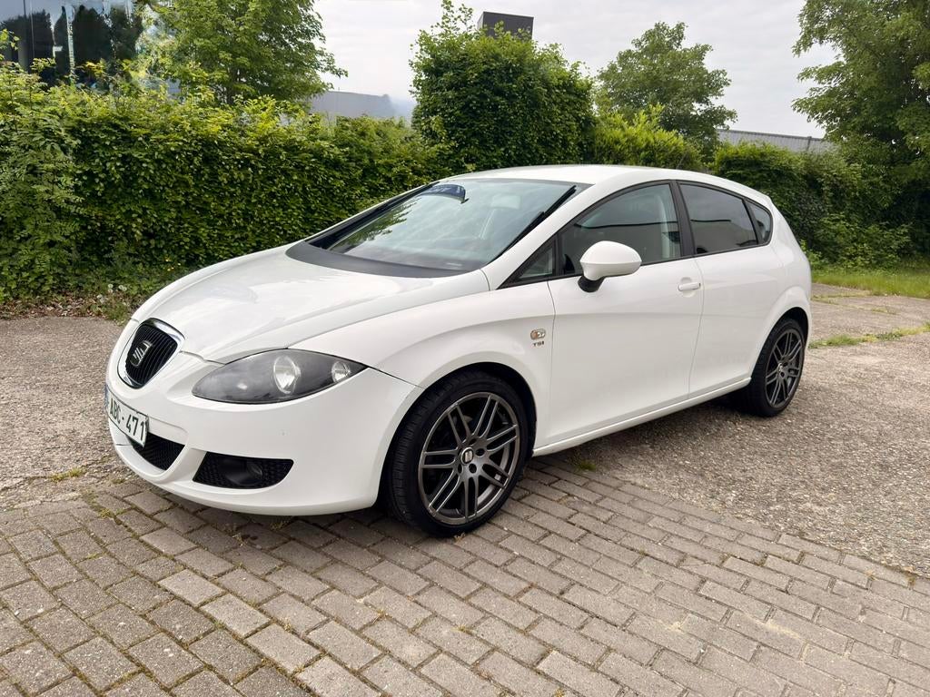 Seat Leon 1.2 essence euro5  pret imatricule, Autos, Euro 5, Noir, 5 portes, 105 kW