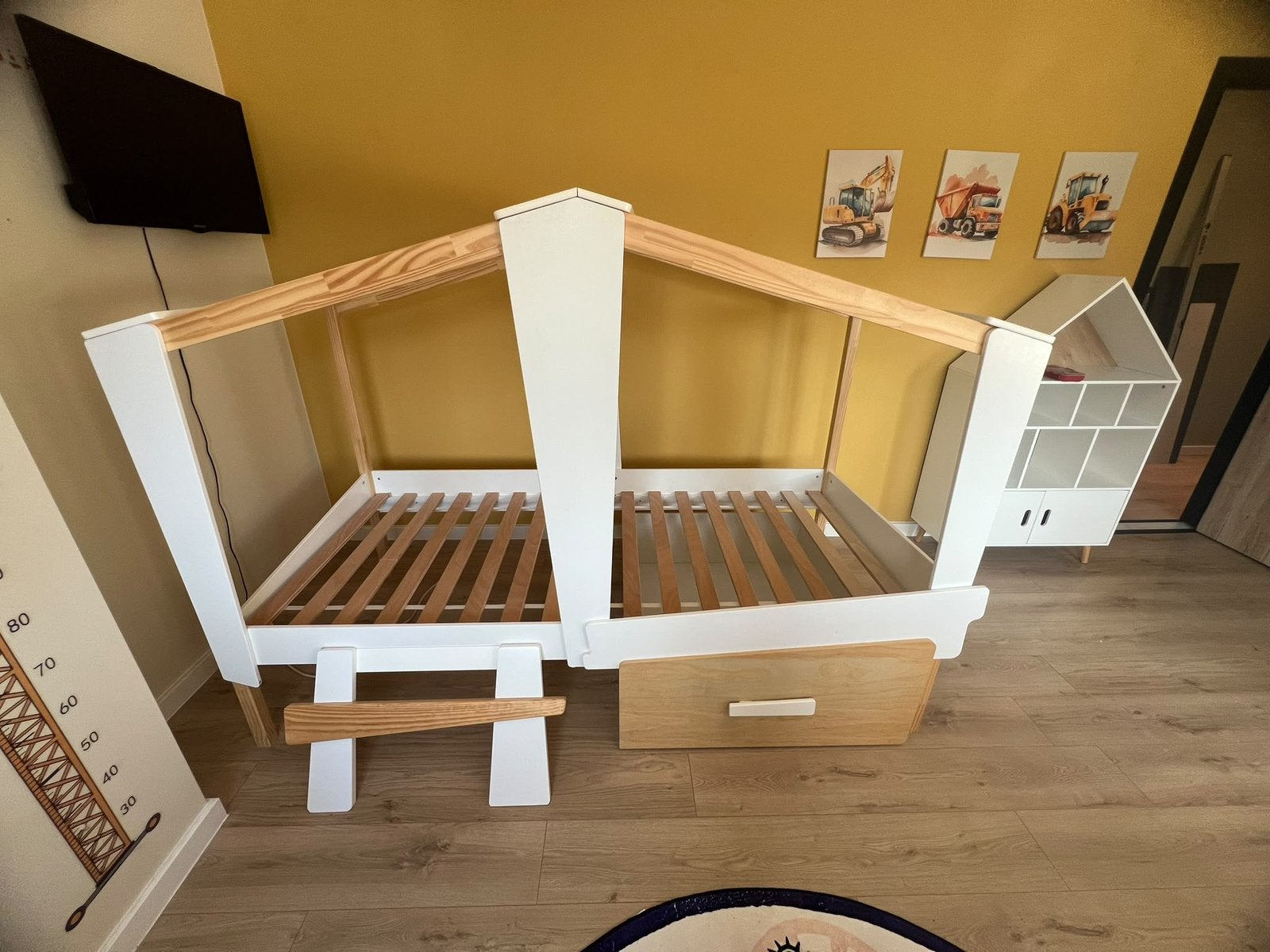 Eenpersoonsbed huisje, Kinderen en Baby's, Ophalen, Zo goed als nieuw, Matras
