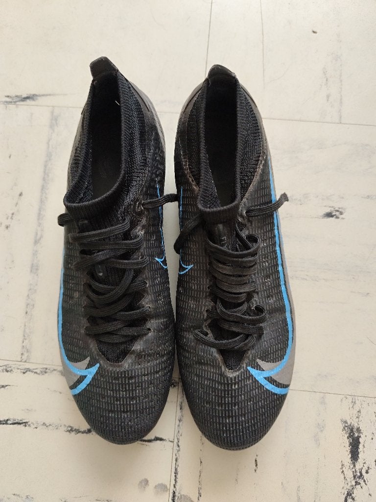 Chaussures foot EUR 40, Sports & Fitness, Football, Enlèvement, Comme neuf, Chaussures