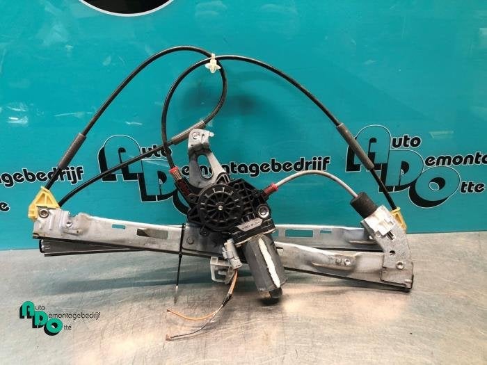 Mécanique vitre 2portes avant droite d'un Peugeot 206 (206, -, 3 mois de garantie, Utilisé, -