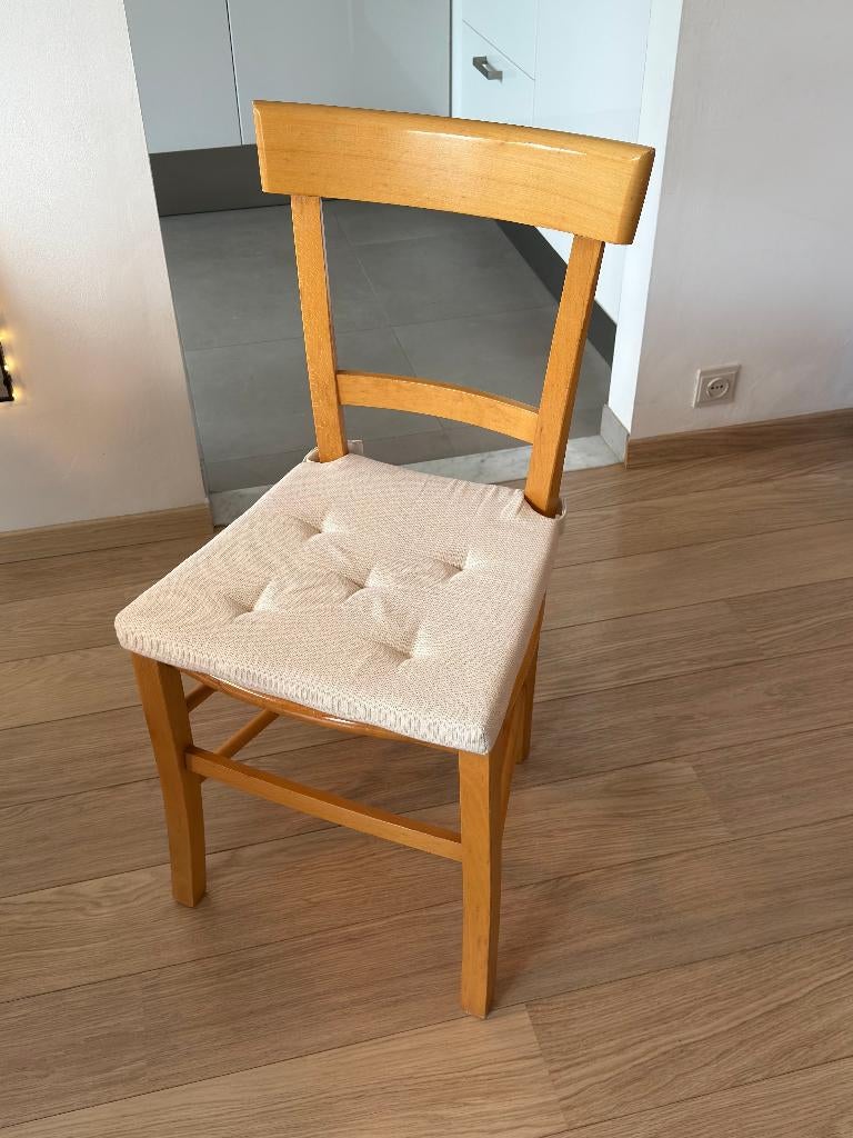 Stevige houten stoel met kussentje, Huis en Inrichting, Stoelen, Ophalen, Gebruikt, Stof, Eén
