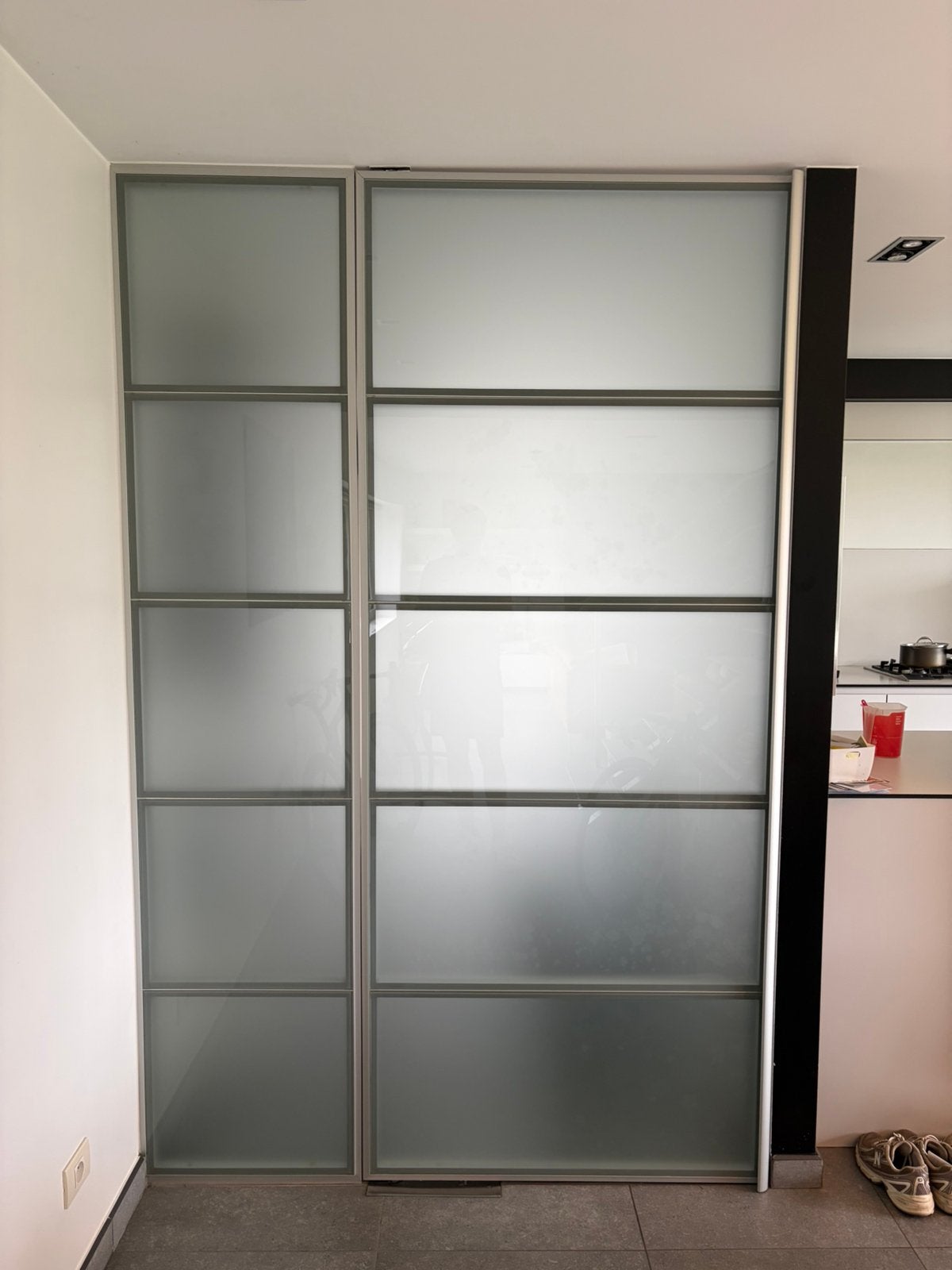 Pivoterende deur (1.14x2,39m)& vast deel (0.4x2,39m)mat glas, Doe-het-zelf en Bouw, Ophalen, Gebruikt, Binnendeur, Glas