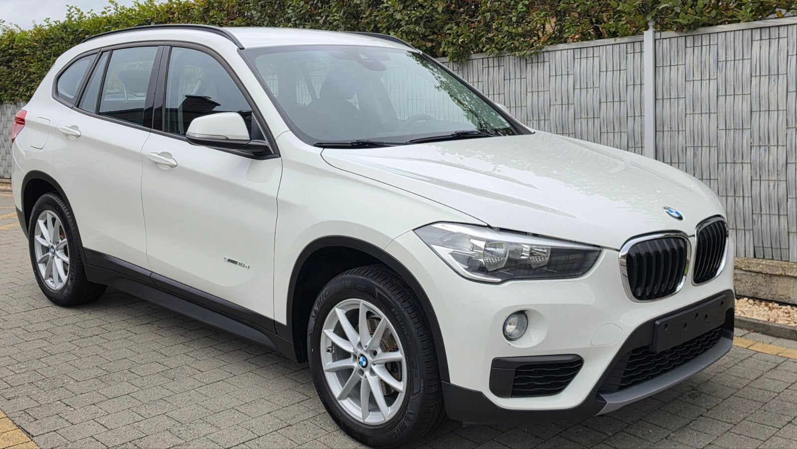 BMW X1 SDRIVE 16D Euro6 03/2017, Auto's, X1, Elektrische ramen, Stof, Wit