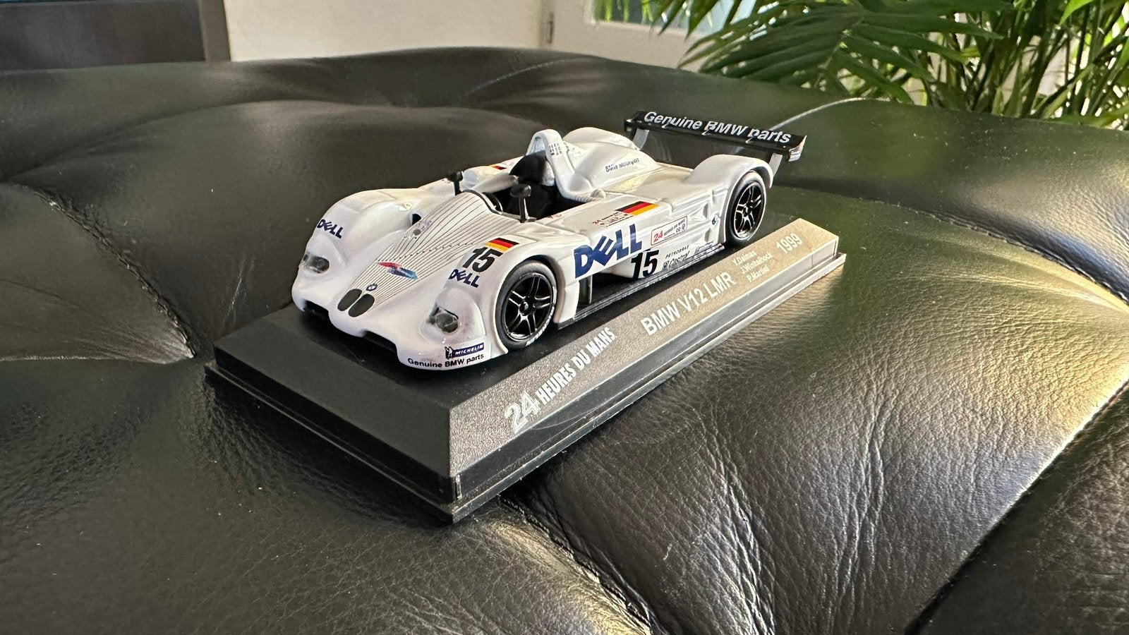 BMW V12 LMR winnaar Le Mans 1999 1:43, Enlèvement ou Envoi, Comme neuf, Voiture, Autres marques