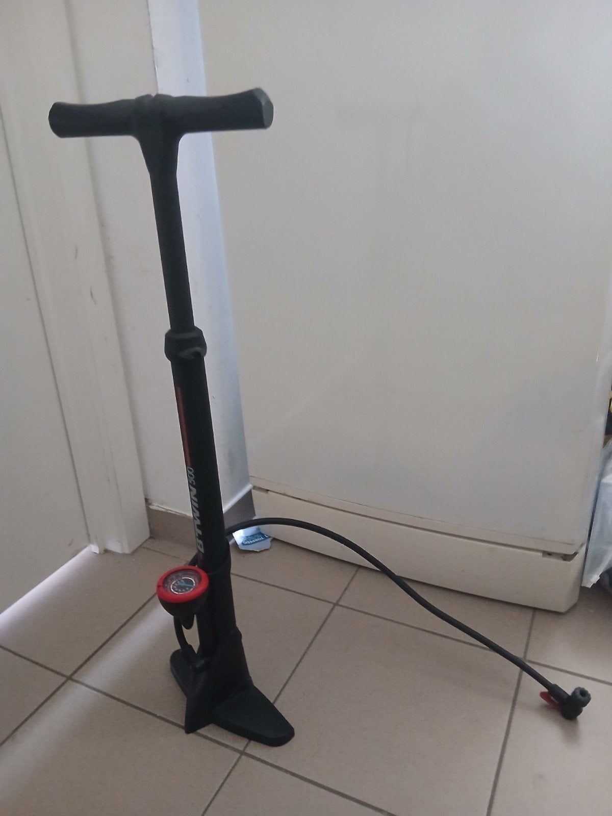 Fietsen pomp voor maar 30euro, Fietsen en Brommers, Fietsaccessoires | Fietspompen, Ophalen of Verzenden