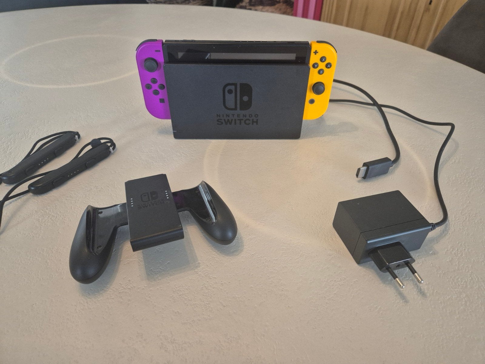 Nintendo Switch console, Enlèvement