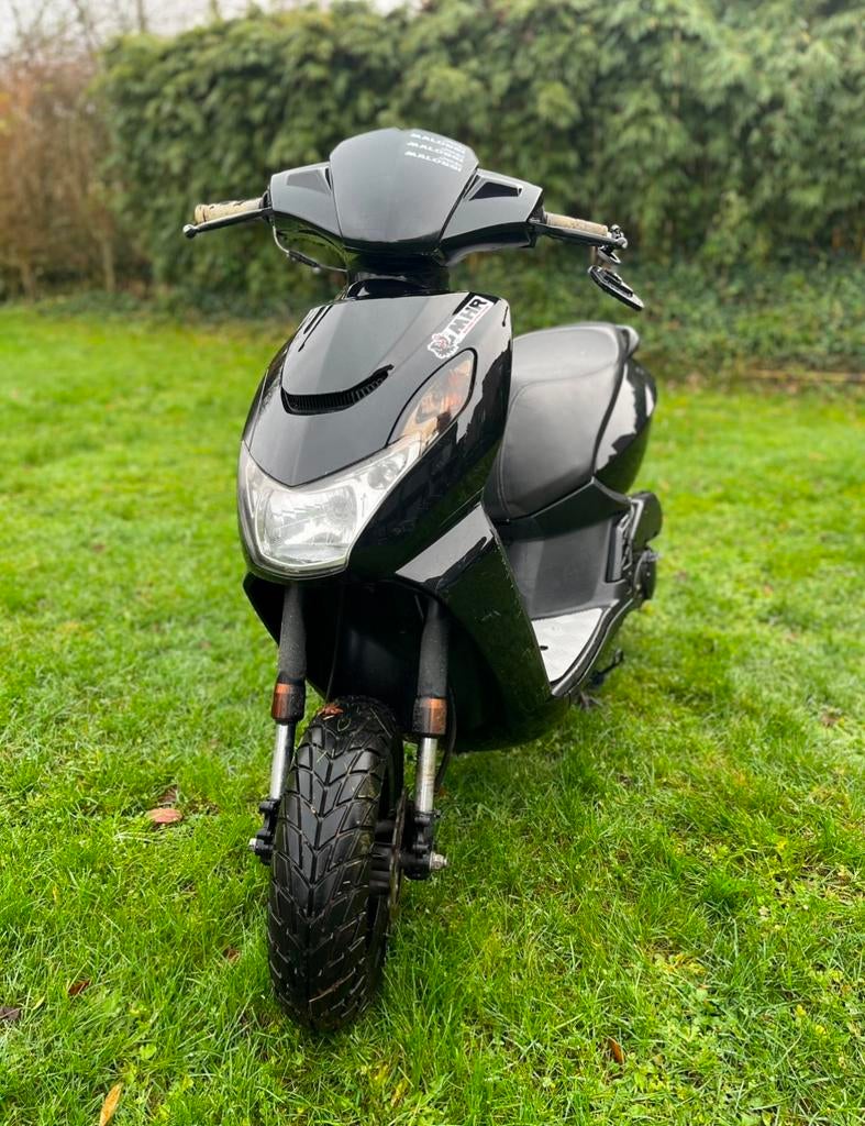 Peugeot kisbee B klasse 2t met sito+ uitlaat, Fietsen en Brommers, Ophalen, Tweetakt, Gebruikt, Overige modellen