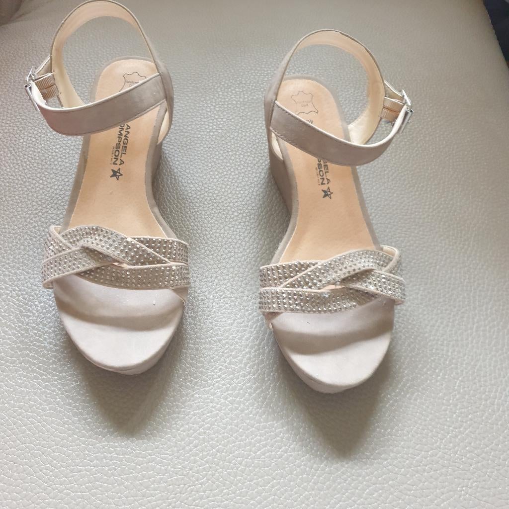 chaussures compensées avec strass, Enlèvement