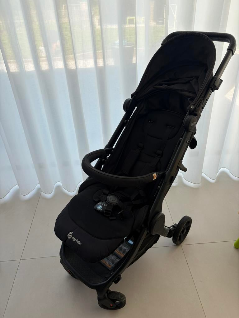 Ergobaby Metro Plus Compact City Stroller Zwart 0-4 jaar, Kinderen en Baby's, Ophalen, Zo goed als nieuw, Overige merken, Verstelbare rugleuning