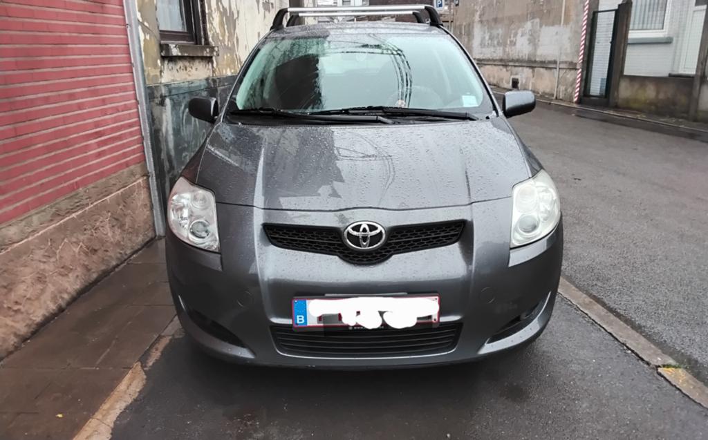 Toyota auris 2010 a vendre, Argent ou Gris, Boîte manuelle, 5 portes, Particulier