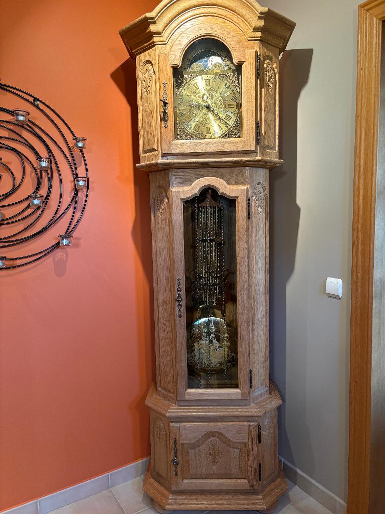 Horloge de parquet, Enlèvement
