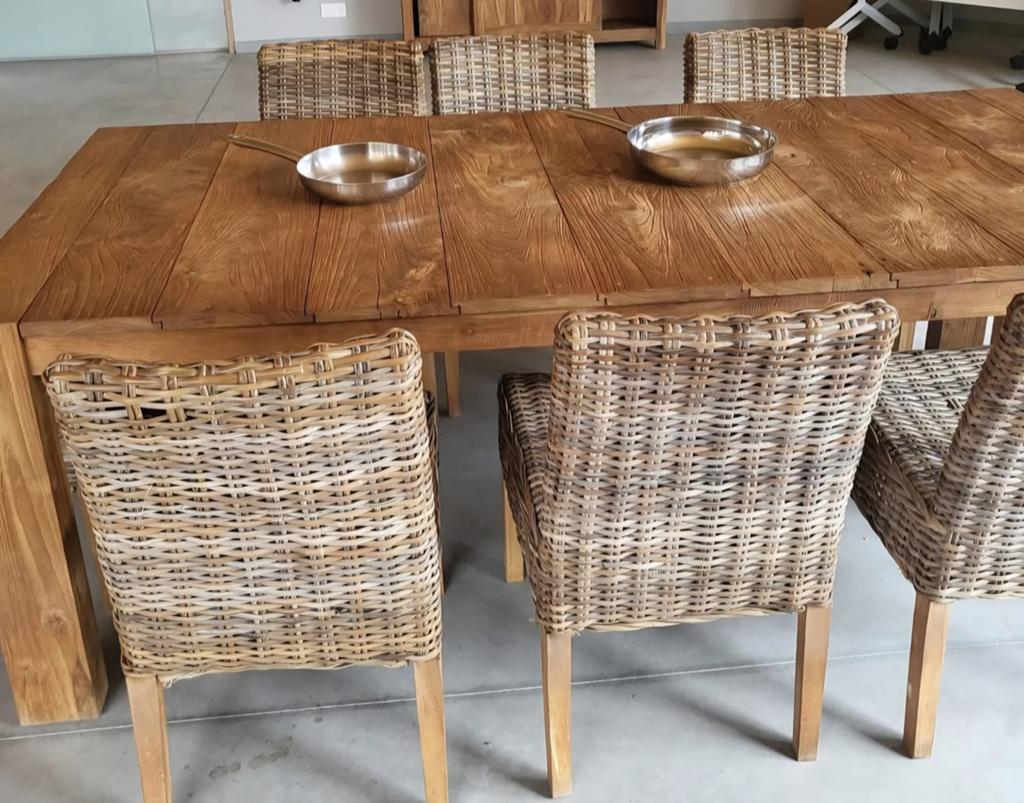 Table manguier, Maison & Meubles, Enlèvement
