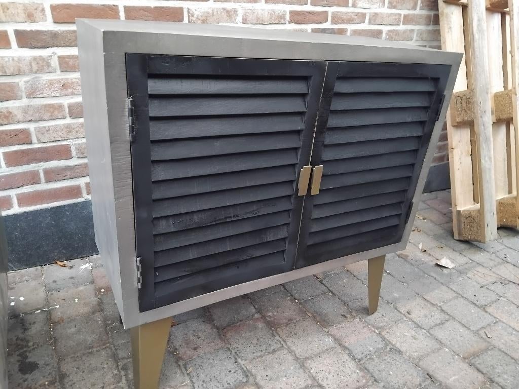 wandkast, Ophalen, Gebruikt