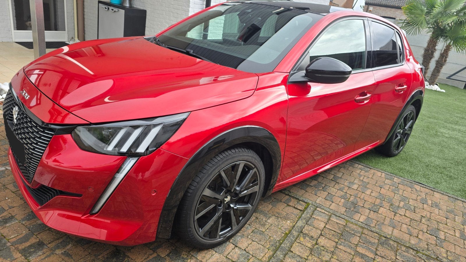PEUGEOT 208 GT - AUTOMAAT - GLAZEN PANORAMA DAK, Automaat, Euro 6, Alcantara, 5 deurs