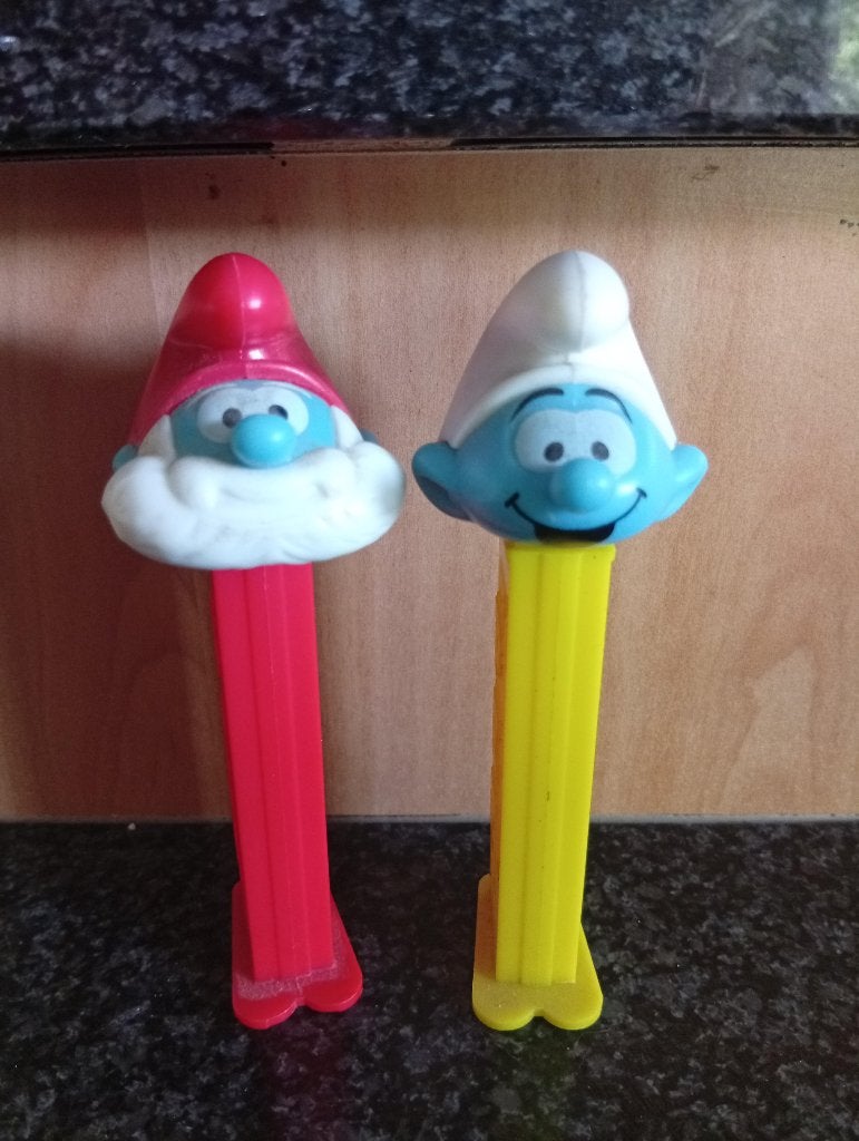2 PEZ Schtroumpf., Collections, Schtroumpfs, Enlèvement ou Envoi, Neuf, Différents Schtroumpfs, Poupée, Figurine ou Peluche
